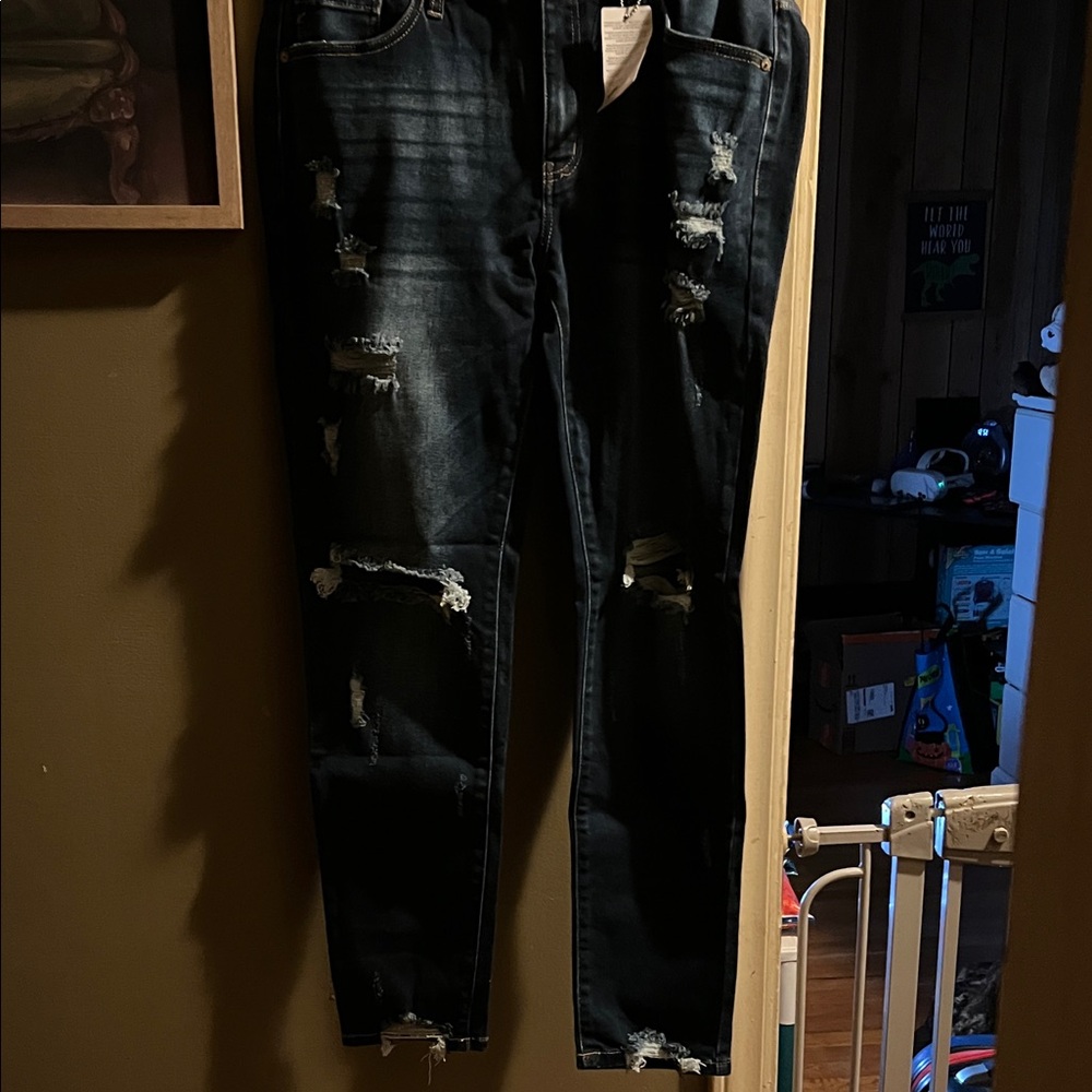NWT KanCan women’s Ripped Dark Super Skinny Jeans